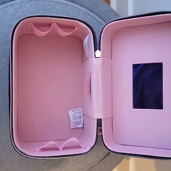 Make-Up boxes - Picture 3 of 9